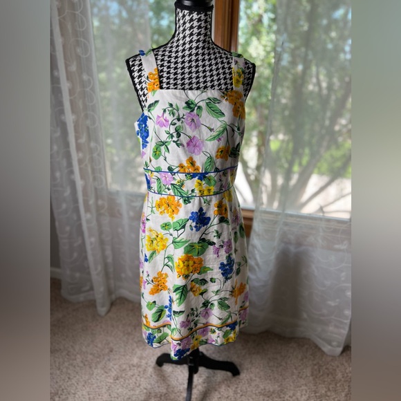 Ann Taylor floral dress 🤍💛 - Picture 2 of 6